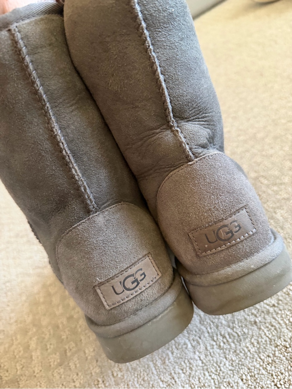 UGG Gray Short sz 8 - Picture 5 of 6